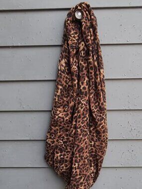 Old Navy Leopard Print Infinity Scarf